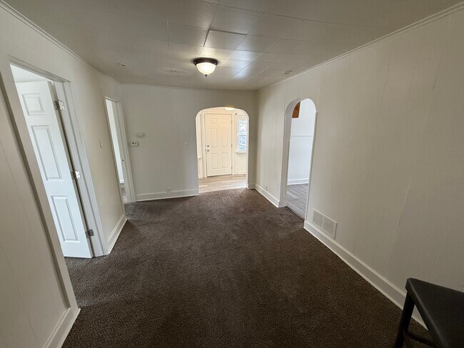 Building Photo - 8127 Hudson Ave