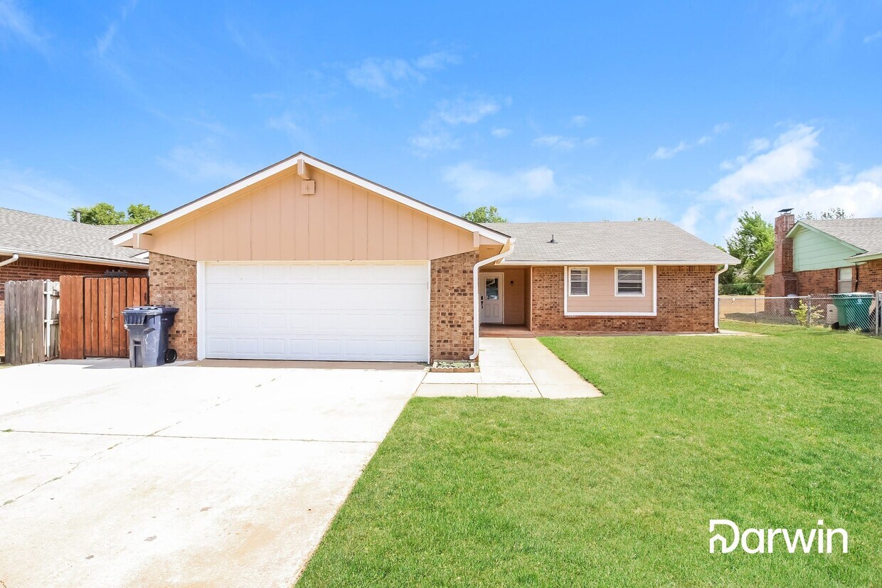 Primary Photo - 3821 Oakcliff Dr