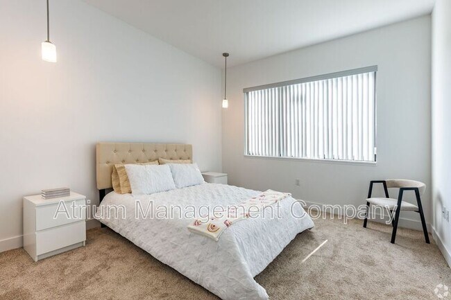 Building Photo - 100 N Dewey St