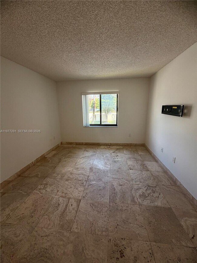 Foto del edificio - 8811 SW 123rd Ct