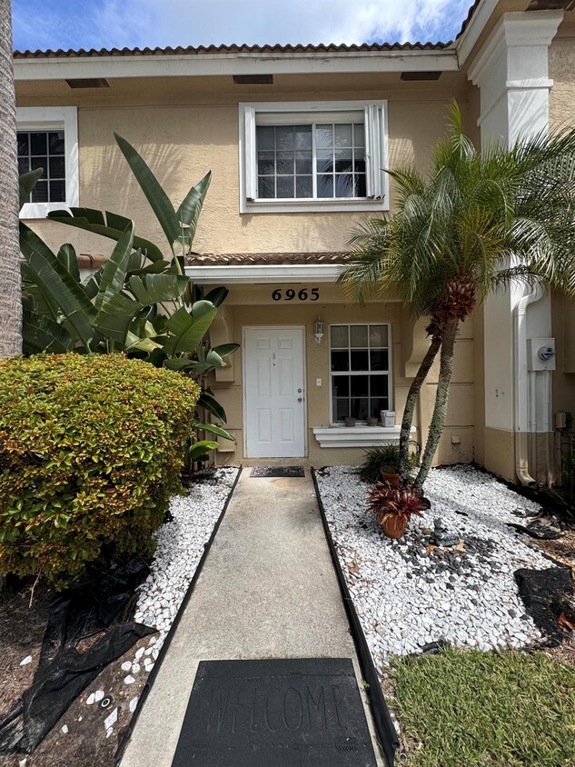 Foto principal - 6965 Crooked Fence Dr