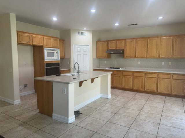 Building Photo - 13884 Oak Tree Ln
