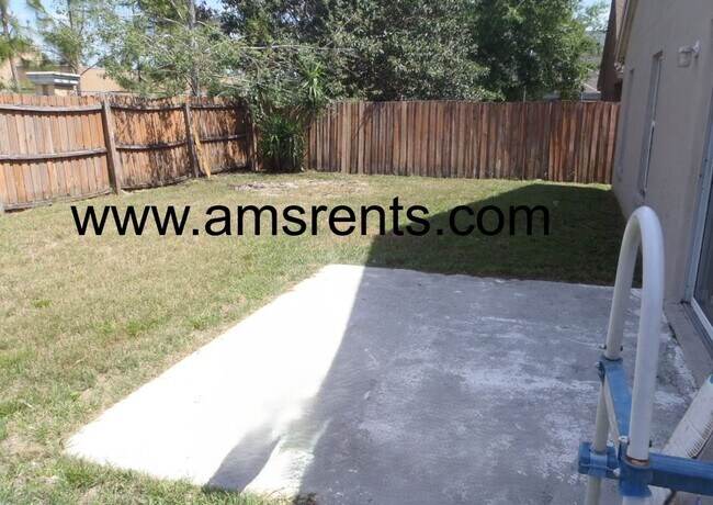 Foto del edificio - 4-bedroom 2-bathroom house in Chase Grove ...