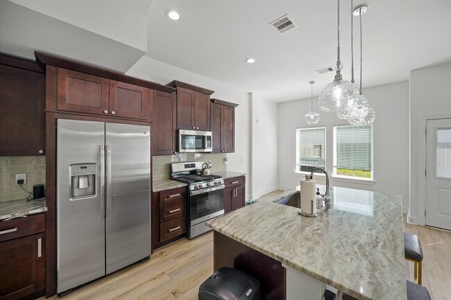 Foto del edificio - 4402 McKinley St