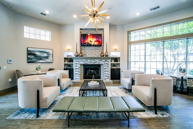 Elegante casa club para residentes - Chandler Park Apartment Homes