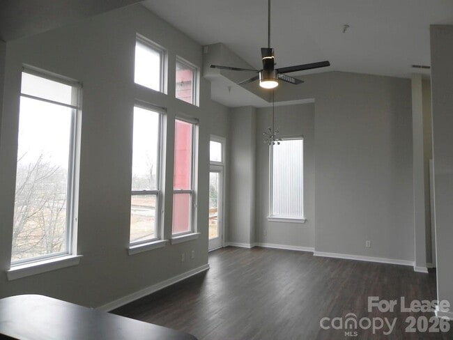Building Photo - 1220 N Caldwell St