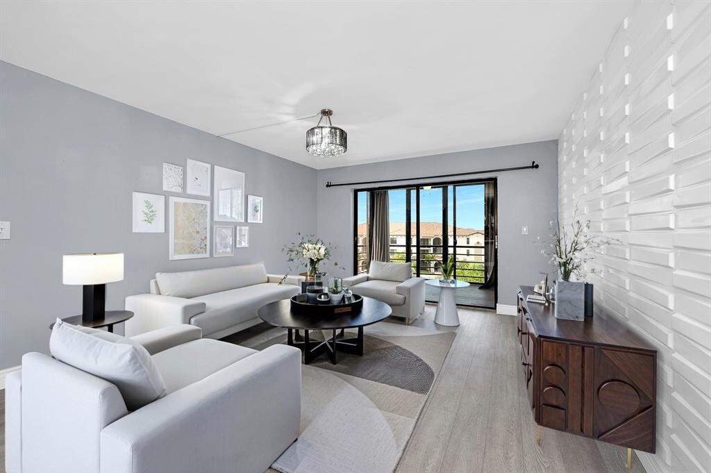 Foto principal - 9355 SW 8th St