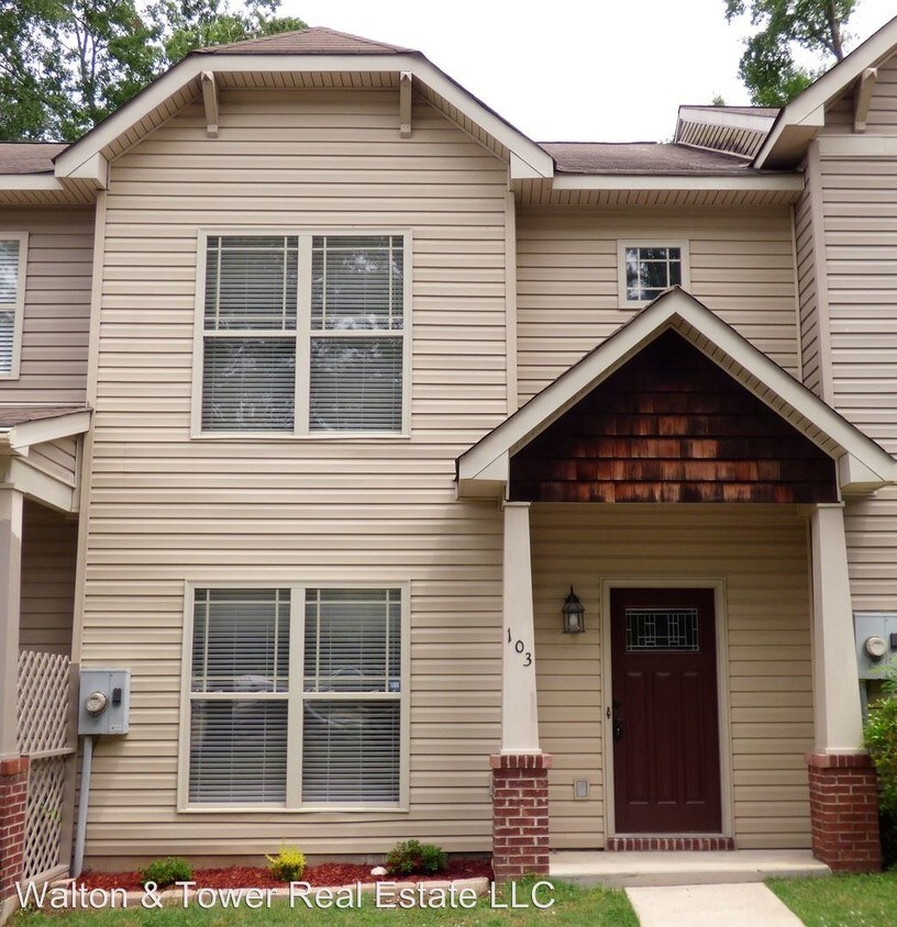 2 br, 2.5 bath House 103 Amy Ln House Rental in Helena, AL