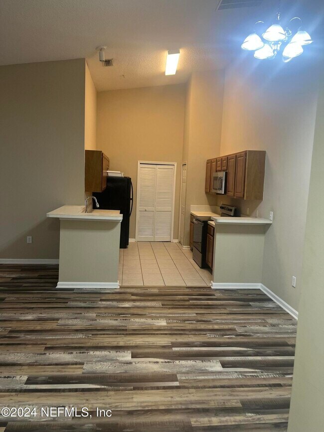 Building Photo - 6069 Maggies Cir