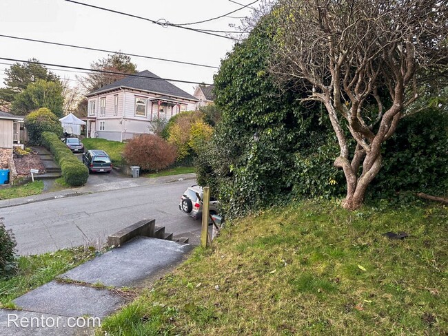Building Photo - 3 br, 1 bath House - 1408 McFarlan