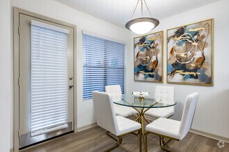 2 BR, 2 BA - 1,040 SF - Vista Verde