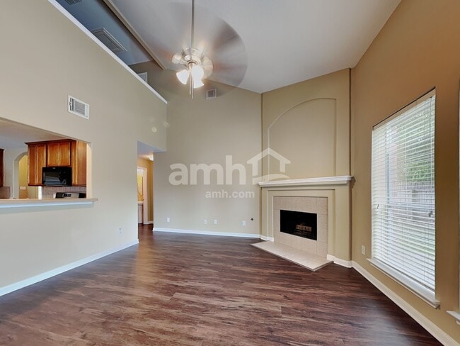 Foto del edificio - 22927 Lily Creek Dr