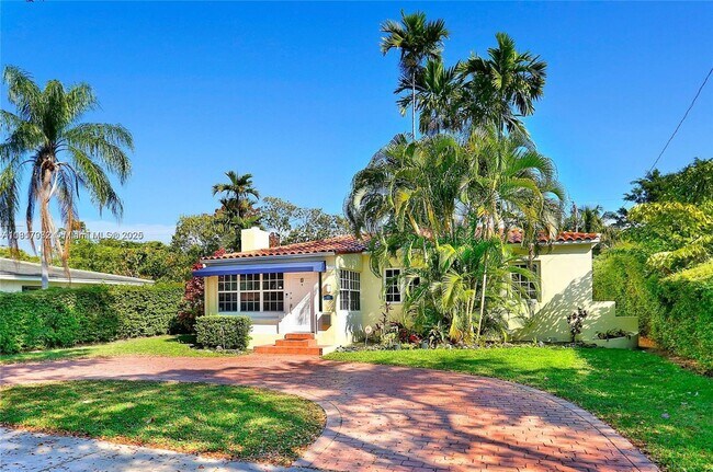 Building Photo - 537 Zamora Ave