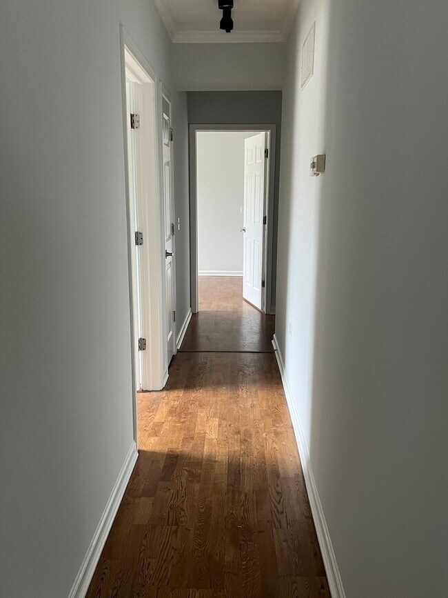 Foto del edificio - 2622 W Diversey Ave