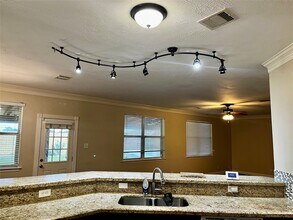 Building Photo - 20830 Oak Rain Ct