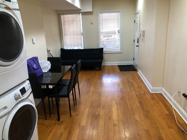 Foto del edificio - 2329 N Park Ave