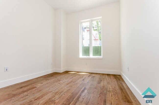 Building Photo - 378 Harman St