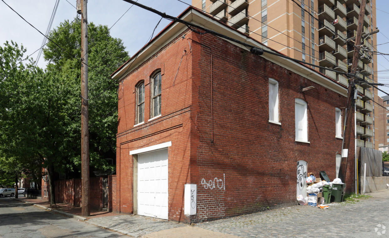 Building Photo - Logan House Apartments