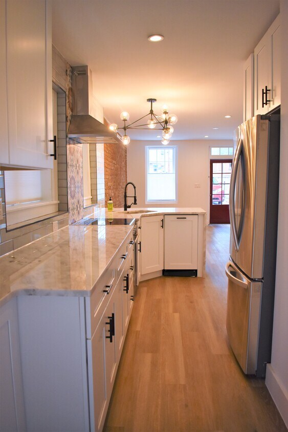 Primary Photo - 20 Market Space