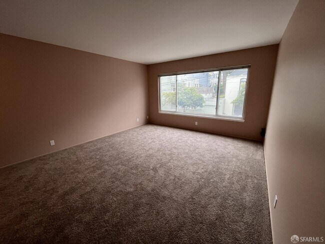 Building Photo - 124 Rivoli St