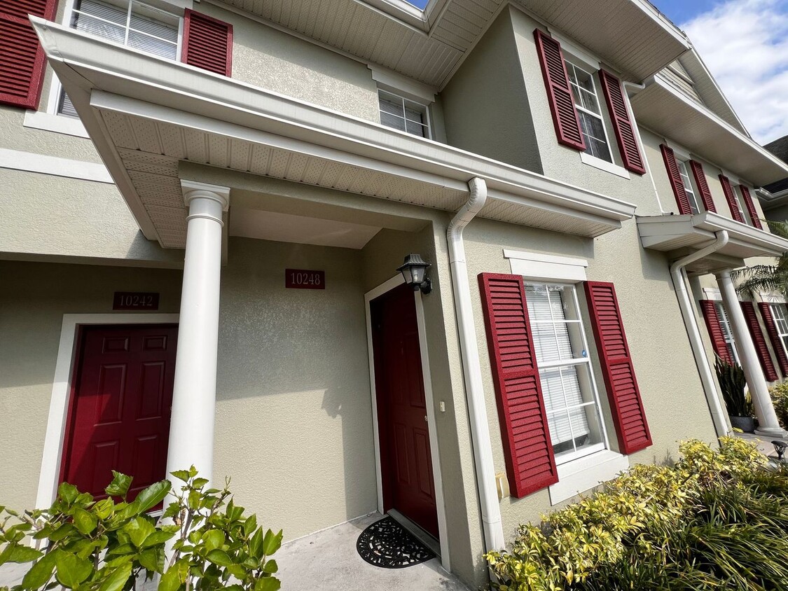 Foto principal - 10248 Regent Park Dr