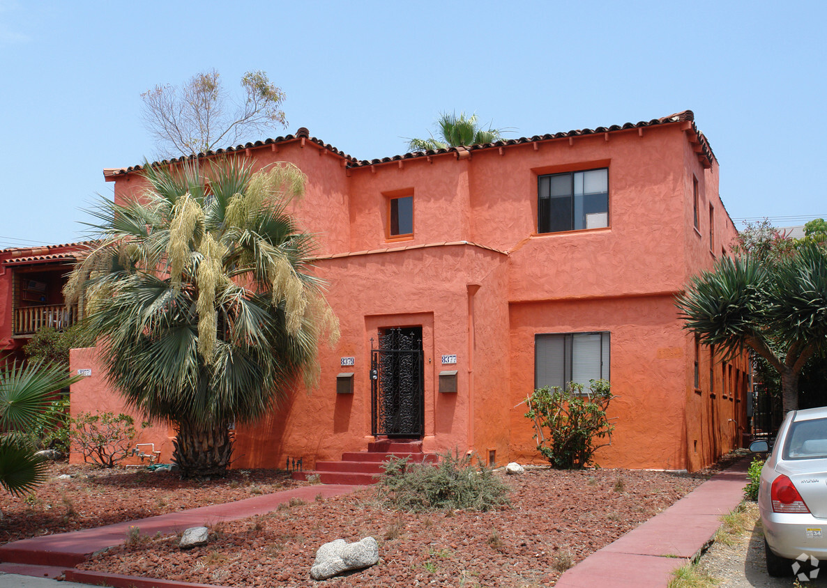 Building Photo - Orlando Pueblo