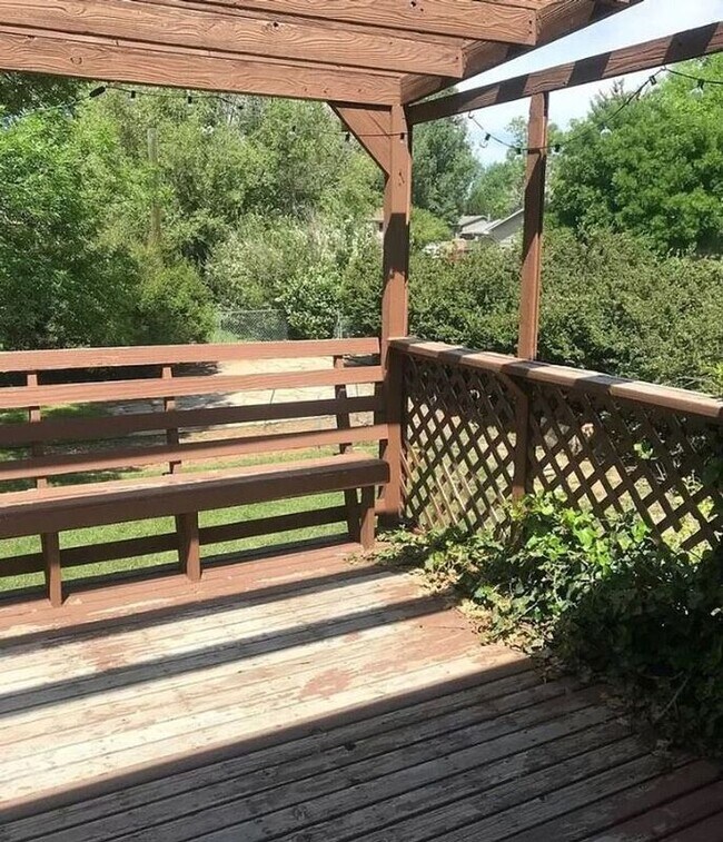 Building Photo - 801 Gallup Rd