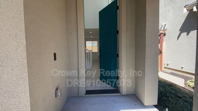 Building Photo - 1367 Wiley Pl