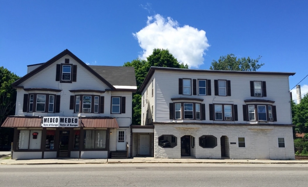 Primary Photo - 529 Main St