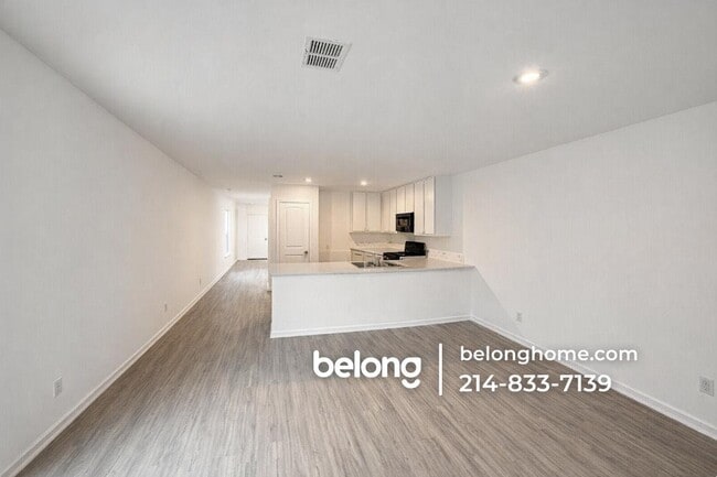 Building Photo - 1806 Chapel Hl Rd