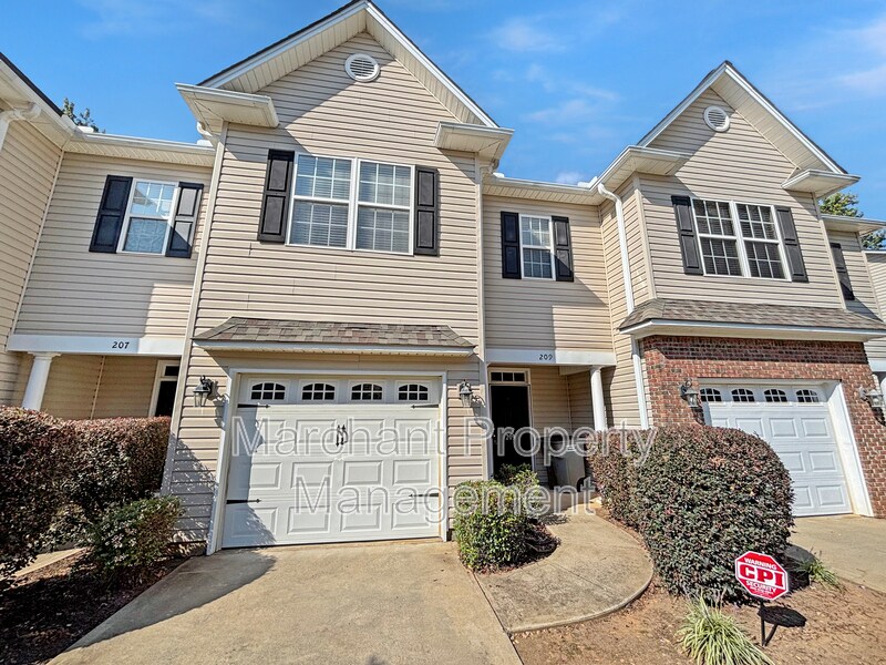 Foto principal - 209 Biddeford Pl