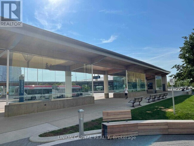 Photo du bâtiment - 5 Buttermill Ave.