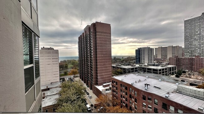 Building Photo - 720 W Gordon Terrace