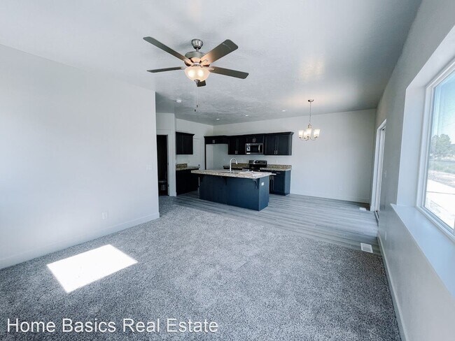 Building Photo - 3 br, 2.5 bath House - 889 E 180 S