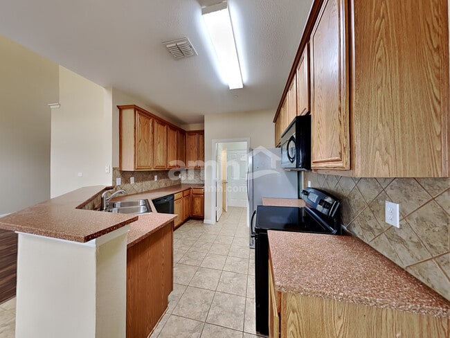 Foto del edificio - 3706 Boxwood Dr