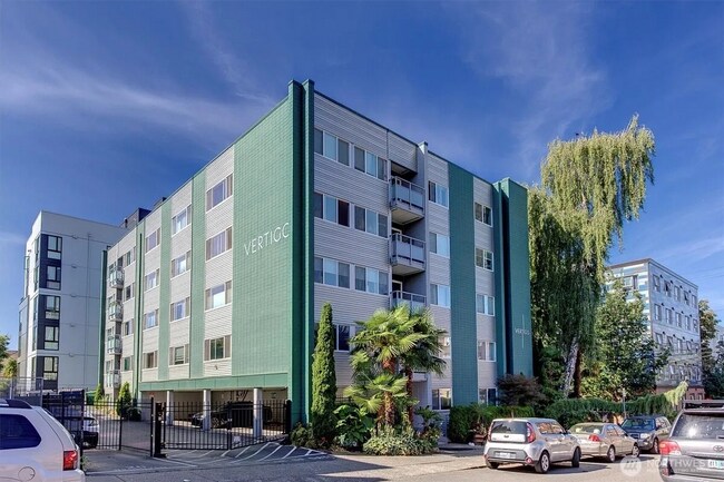 Building Photo - 705 E Republican St