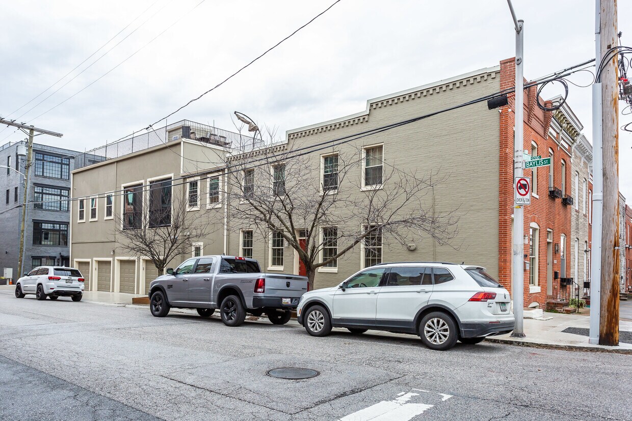 Foto principal - 3427 Elliott St