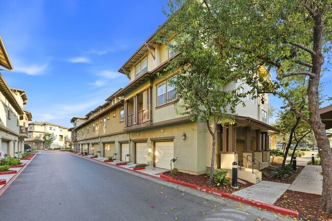 Foto del edificio - Modern Ice Townhome
