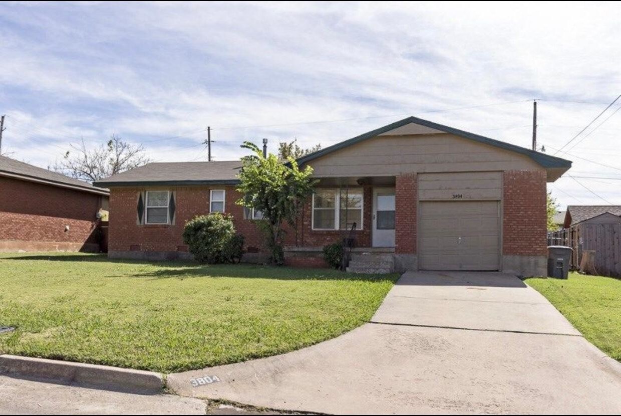 Foto principal - 3804 NW Ferris Ave