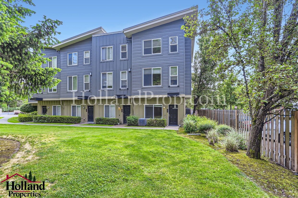 Foto principal - Move-In Ready Beaverton Gem with Attached ...