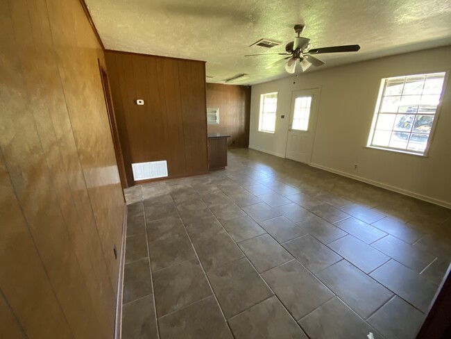 Foto del edificio - 1033 Giovanni St