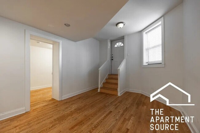 Foto del edificio - 4036.5 N Ashland Ave