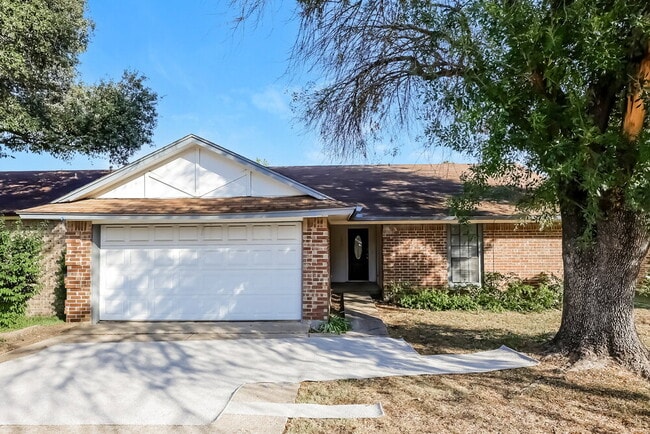 Building Photo - 2854 Southpark Ln