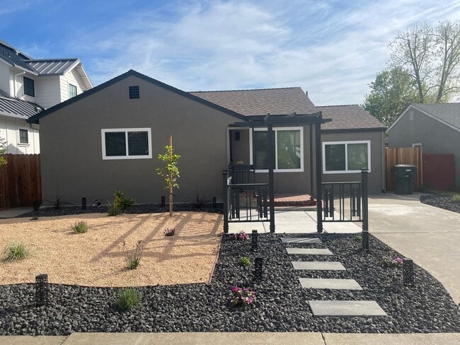 Foto del edificio - Newly Remodeled Home in East Sacramento
