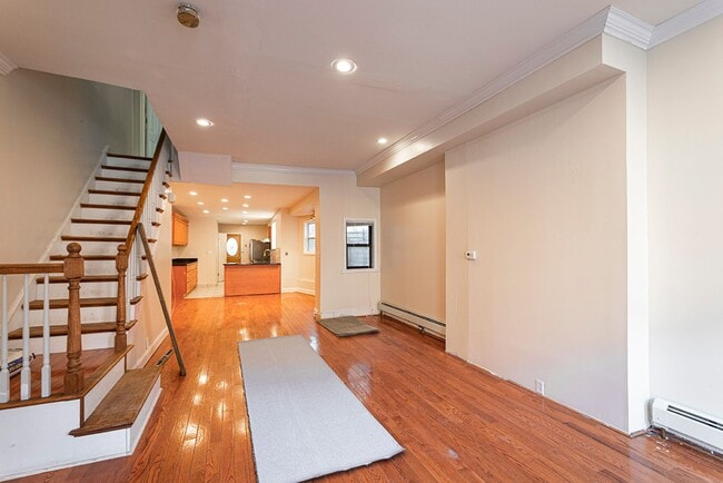 Photo - Four Bed Graduate Hospital Home