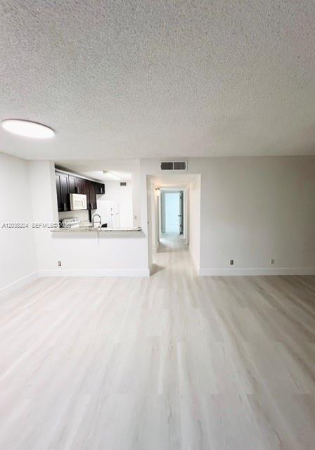 Foto del edificio - 10773 Cleary Blvd