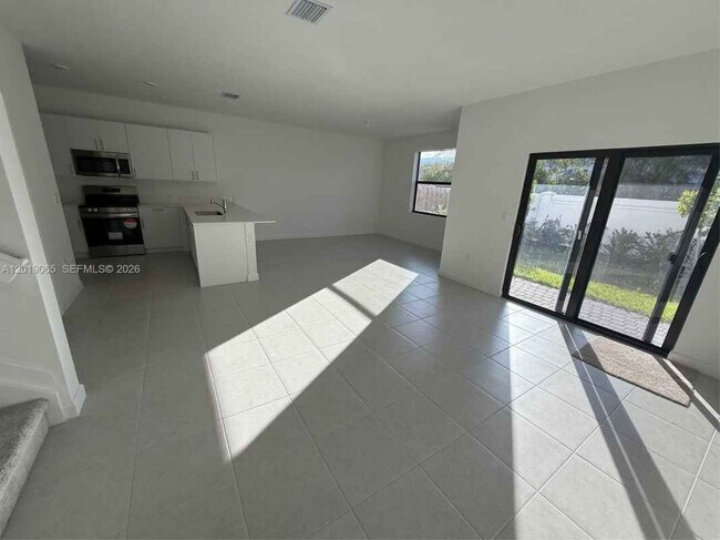 Building Photo - 4957 Oakmont Dr