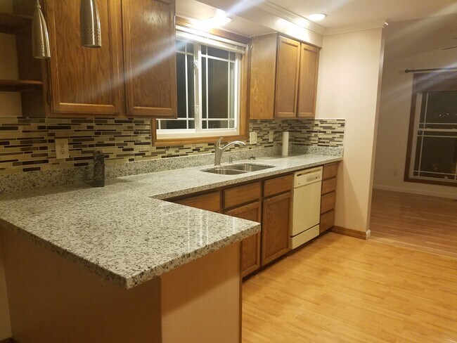 Foto del edificio - 16950 NW Somerset Dr