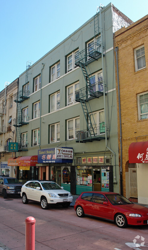Building Photo - 112-120 Waverly Pl