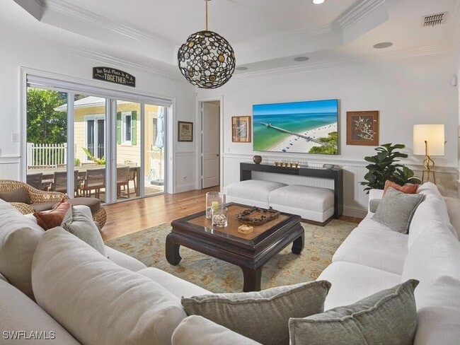 Building Photo - 165 Broad Ave S